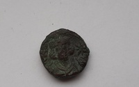 05 averz malej bronzovej mince cisára Justiniana I.